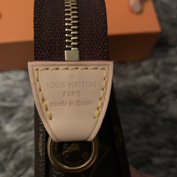 Louis Vuitton Pochette Accessories NM (new model) NWT - Picture 2 of 2